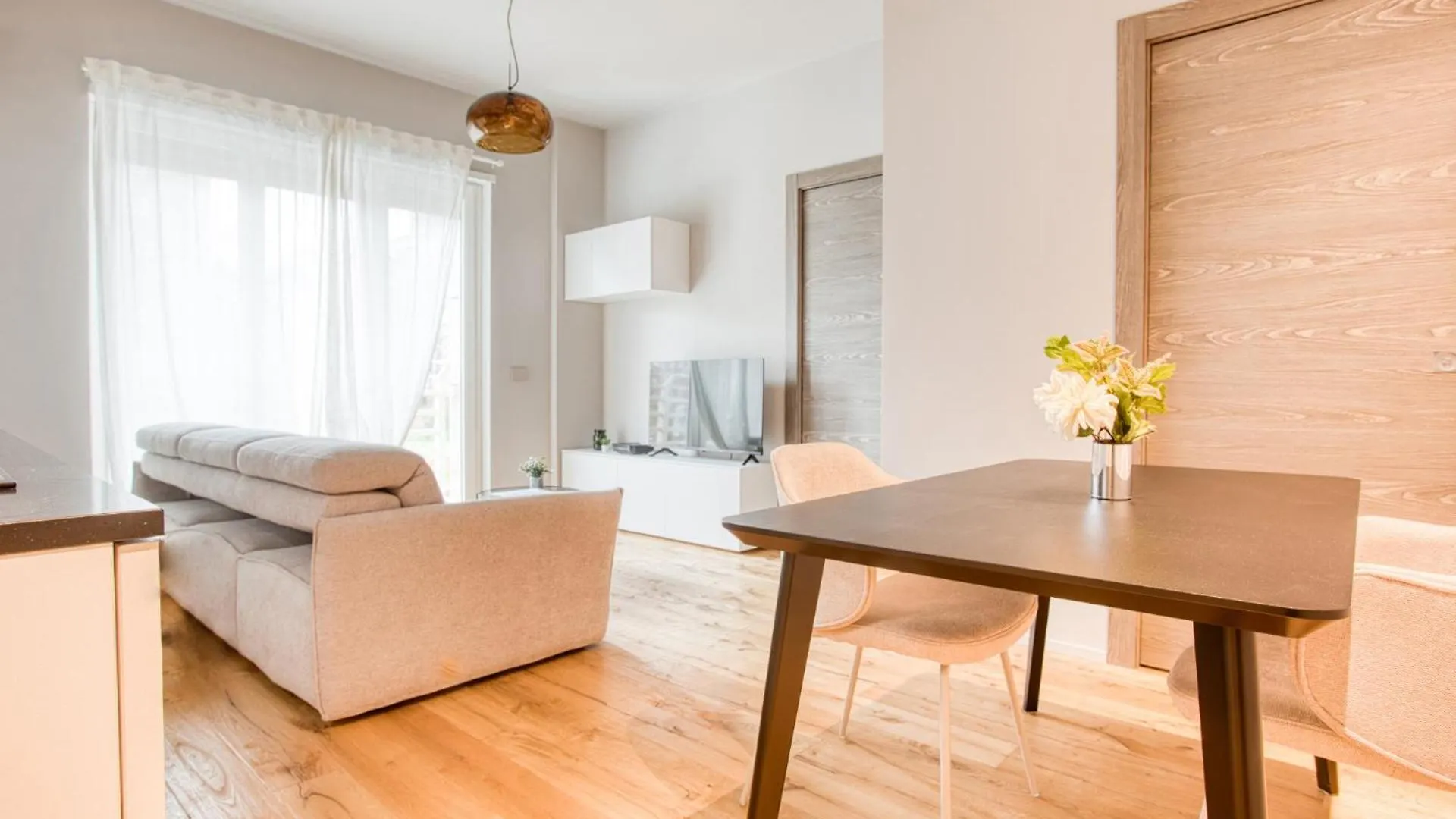Easylife - Eleganza Moderna Vicino A City Life Milano 0*,  Italien
